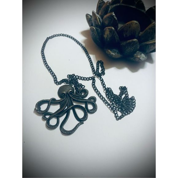 Pretty LARGE BROWN BOHO OCTOPUS NECKLACE - Picture 3 of 6